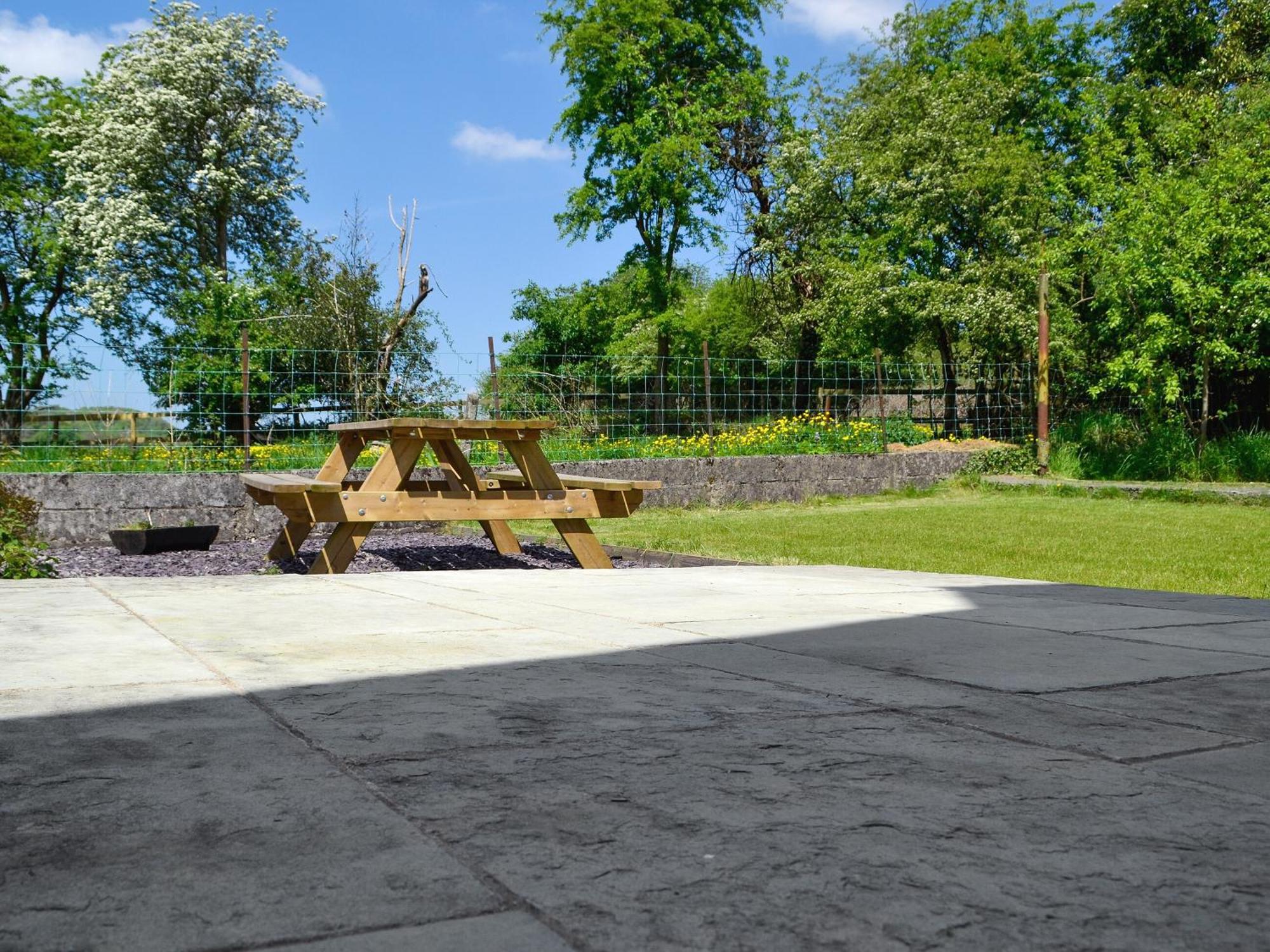 The Mill Farmhouse Llandybie Exteriér fotografie